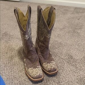 Chic Embroidered Women's Heeled Boots